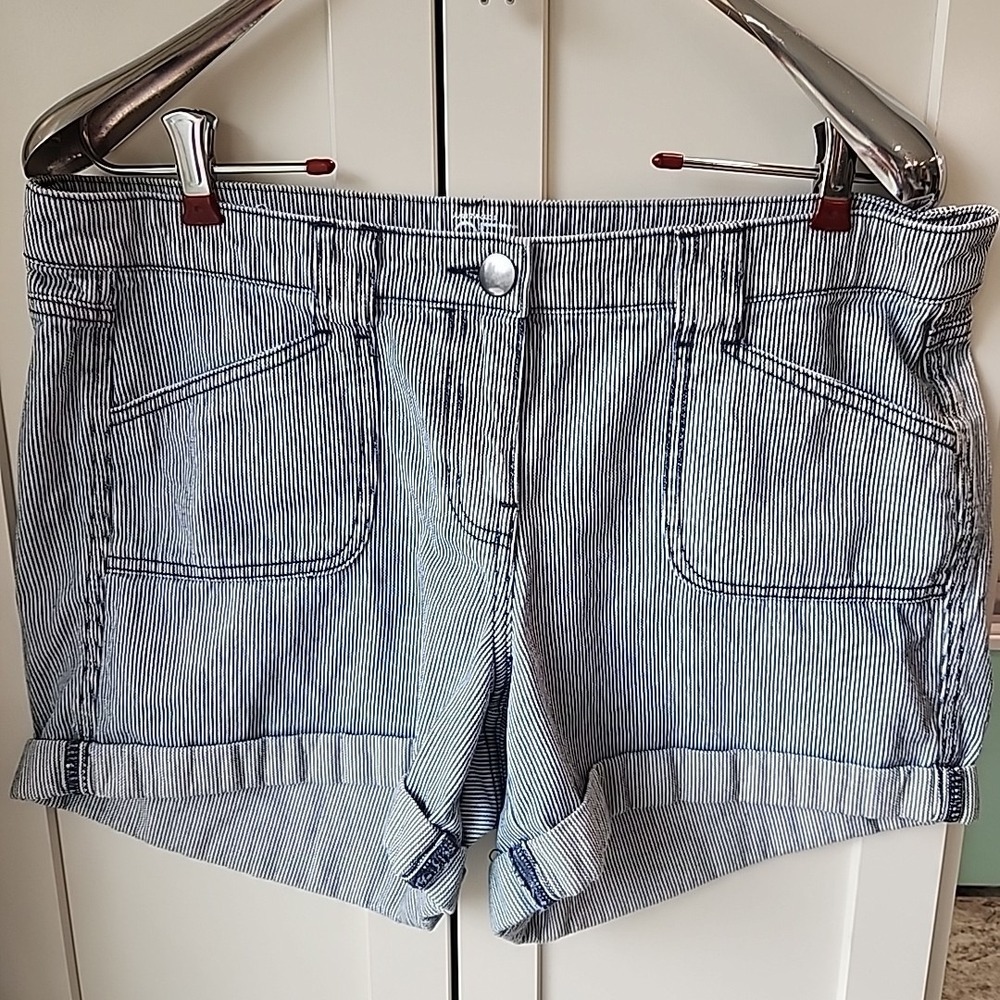 LOFT Blue White Striped Cotton Shorts Sz 10 Soft Cuffed Nautical Coastal Classic